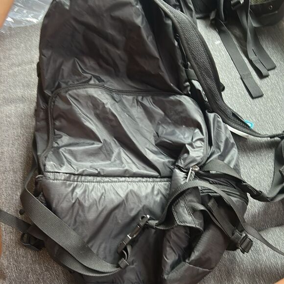 NWT eagle creek 2 in 1 Black Backpack/ waist pack - Picture 3 of 6